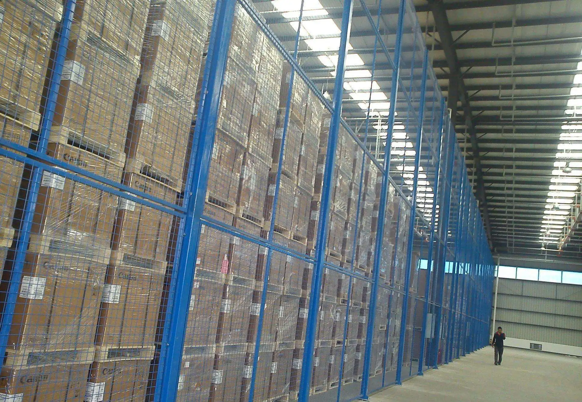 Support service security fencing Warehouse Fencing green color metal material frame technical video
