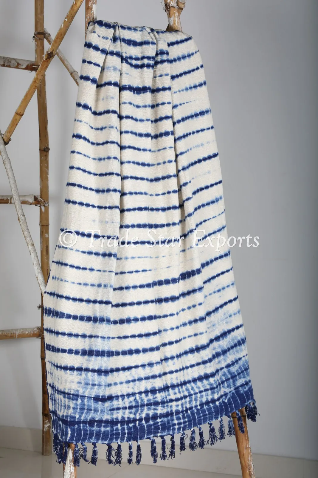 Индийское одеяло Shibori для дивана с кисточками этническое Хлопковое краской в виде галстука цвета индиго