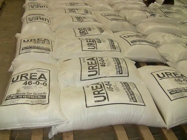 urea-fertilizer-671880.jpg