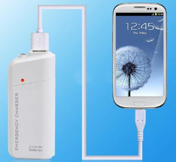 Replaceable Battery Phone Charger Power Bank for Samsung Mi etc. Cell Phone Portable Charging 2 AA Battery Emergency Charger