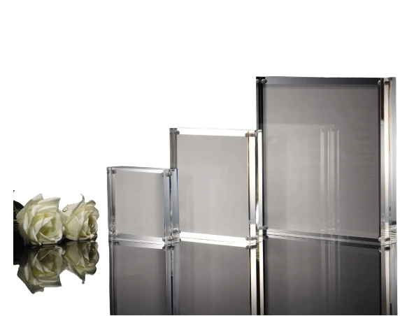 Factory Wholesale Freestanding Clear Acrylic Magnetic Photo Frame for Gift