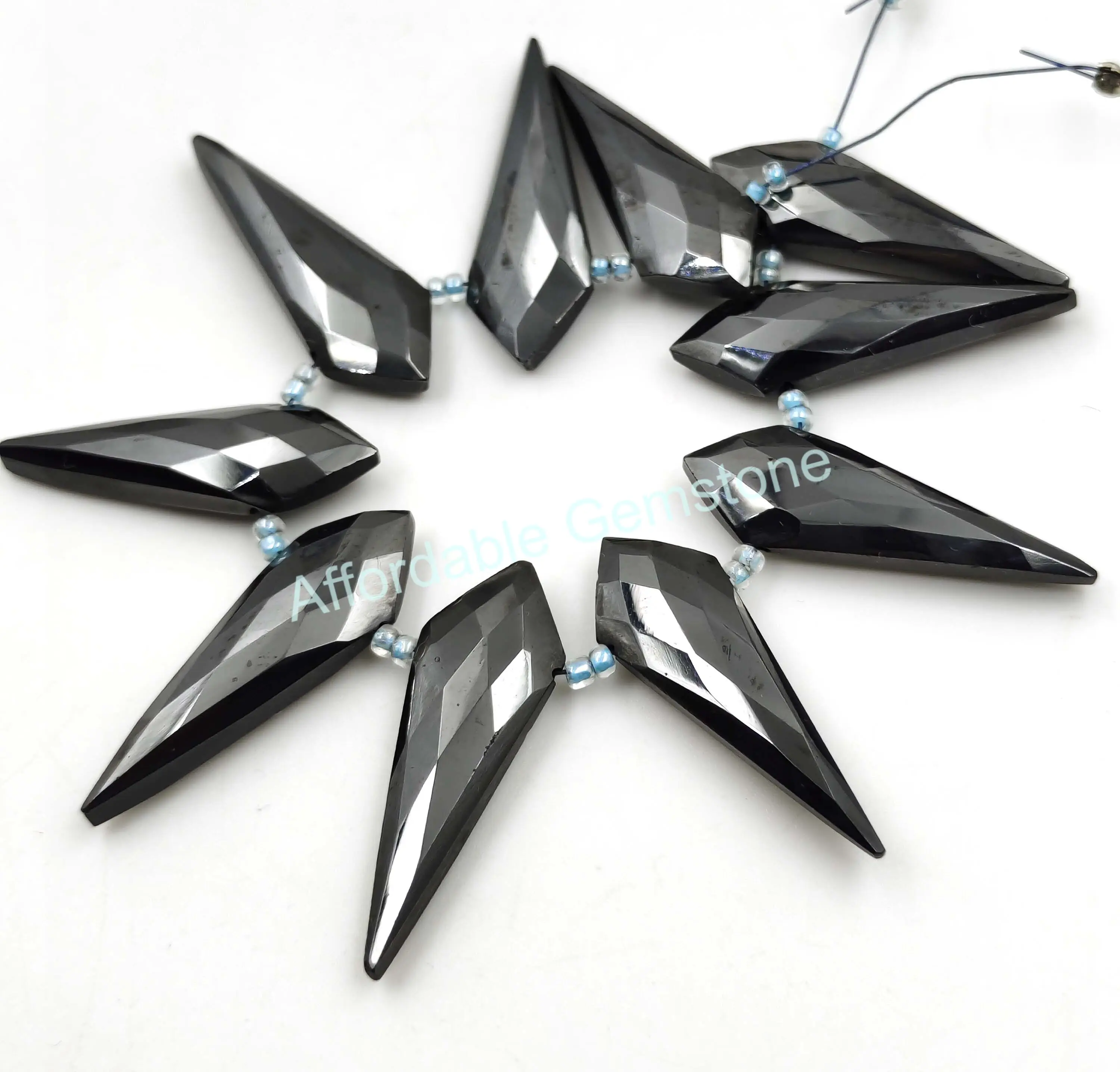 Гематитовый кварц сверху камни в форме щита синтетические хорошего качества драгоценный камень для обмотки проволоки драгоценные граненые полированные