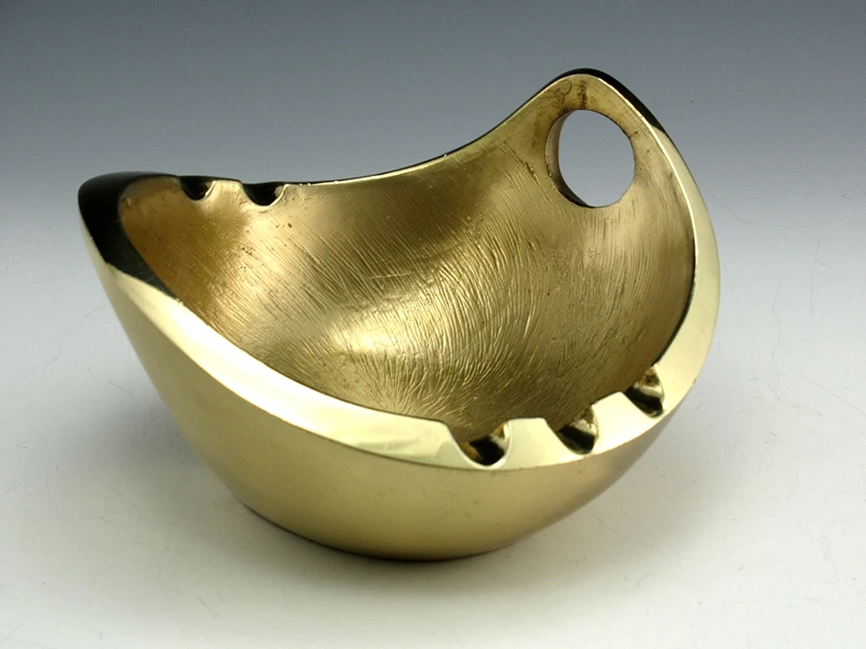 Wholesale  Metal Star Fish Shaped Fancy Unique Ashtrays Fish Design Brass Gold Ash Tray for Retailer and Wholesale and Hotels