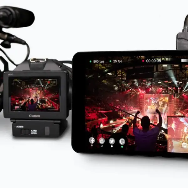 A yolobox portable live streaming video Encoder studio live broadcasting device with 7 inches touch screen live streaming box