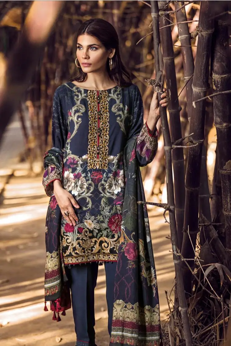 Модные дизайнерские индийские пакистанские костюмы из 3 частей доступны по оптовой цене.