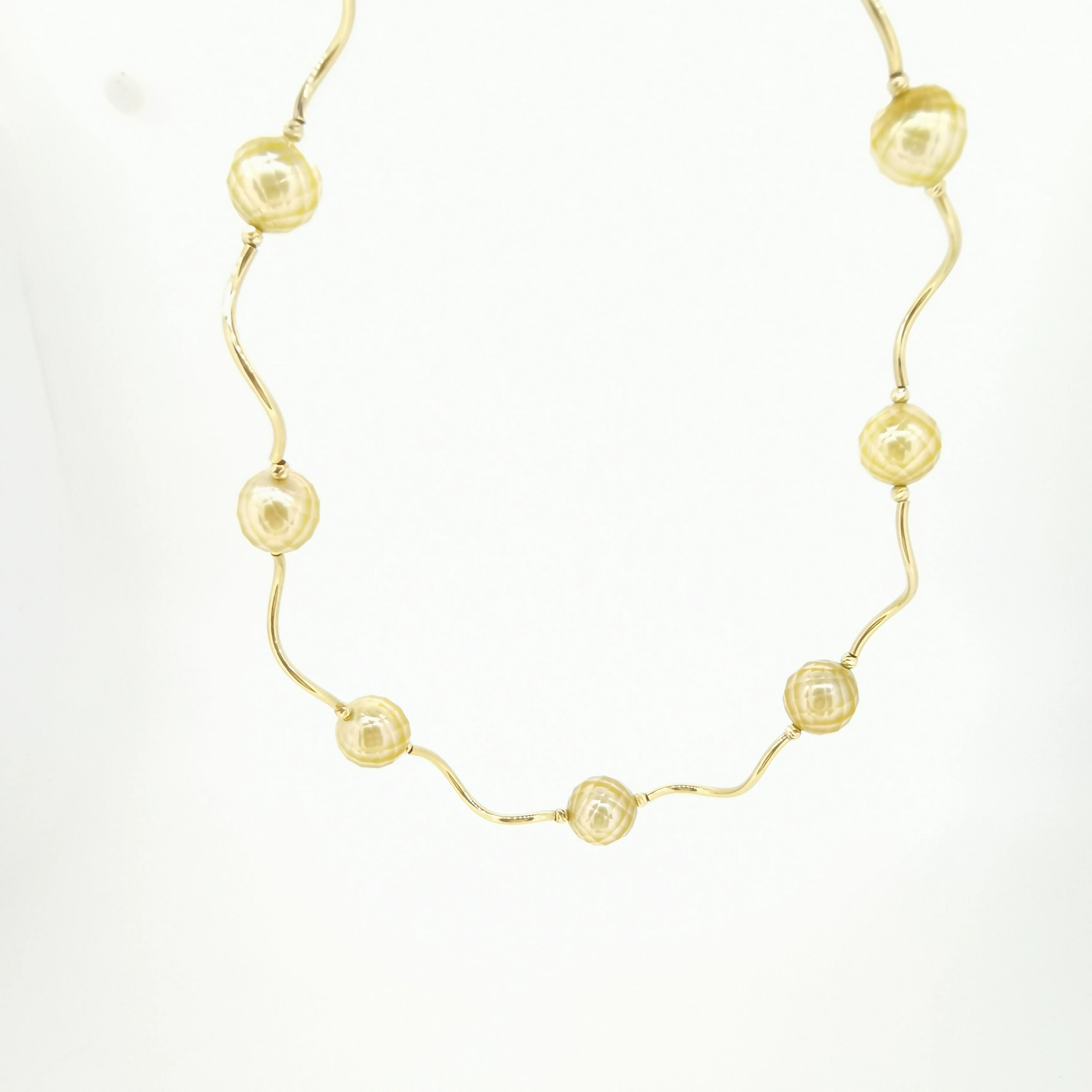 
K18 gold wave chain with cut pearl necklace with adjustable clasp 