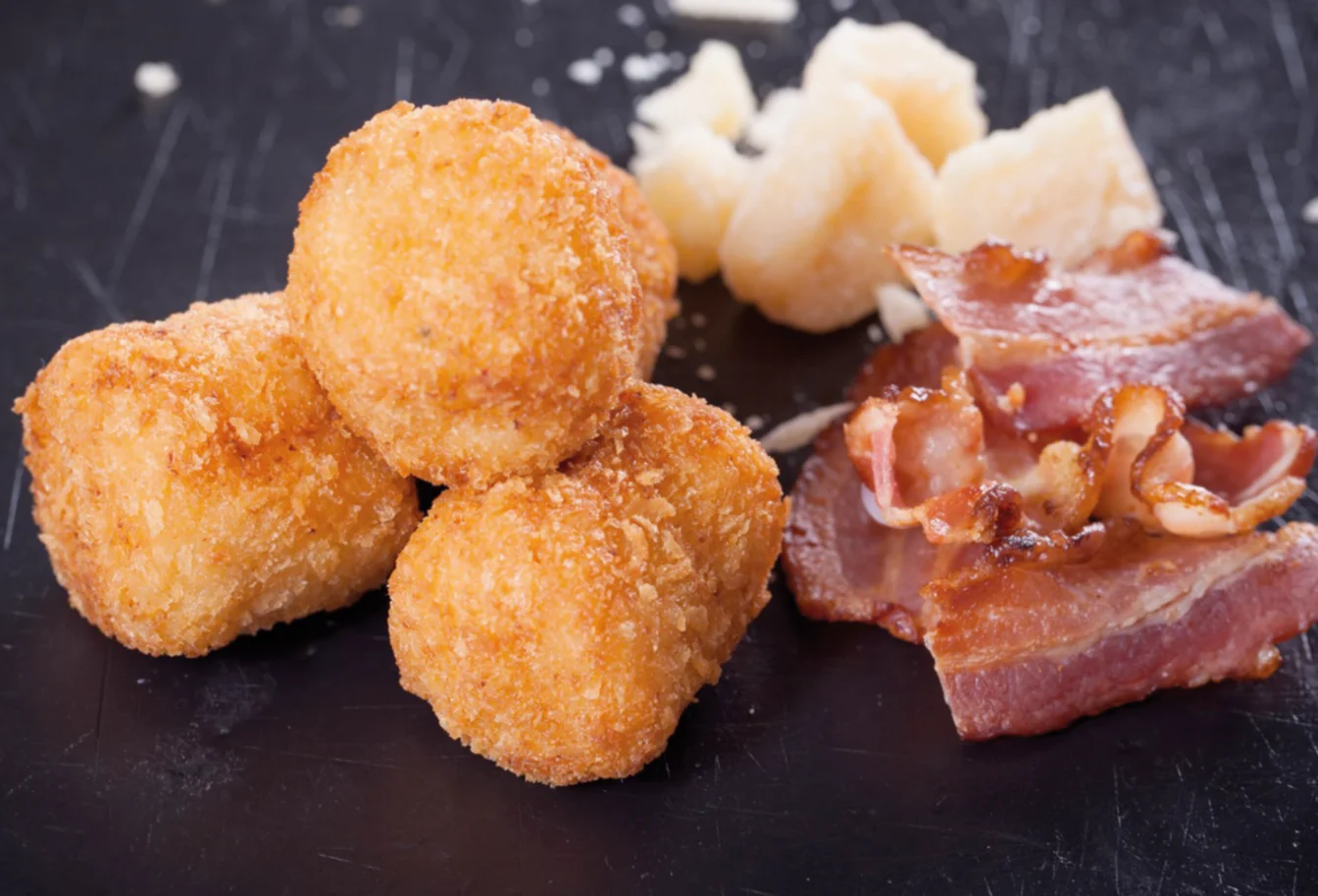 GOURMET SPANISH TAPAS / BACON AND PARMESAN CHEESE CROQUETAS / BACON AND PARMESAN CHEESE CROQUETTES
