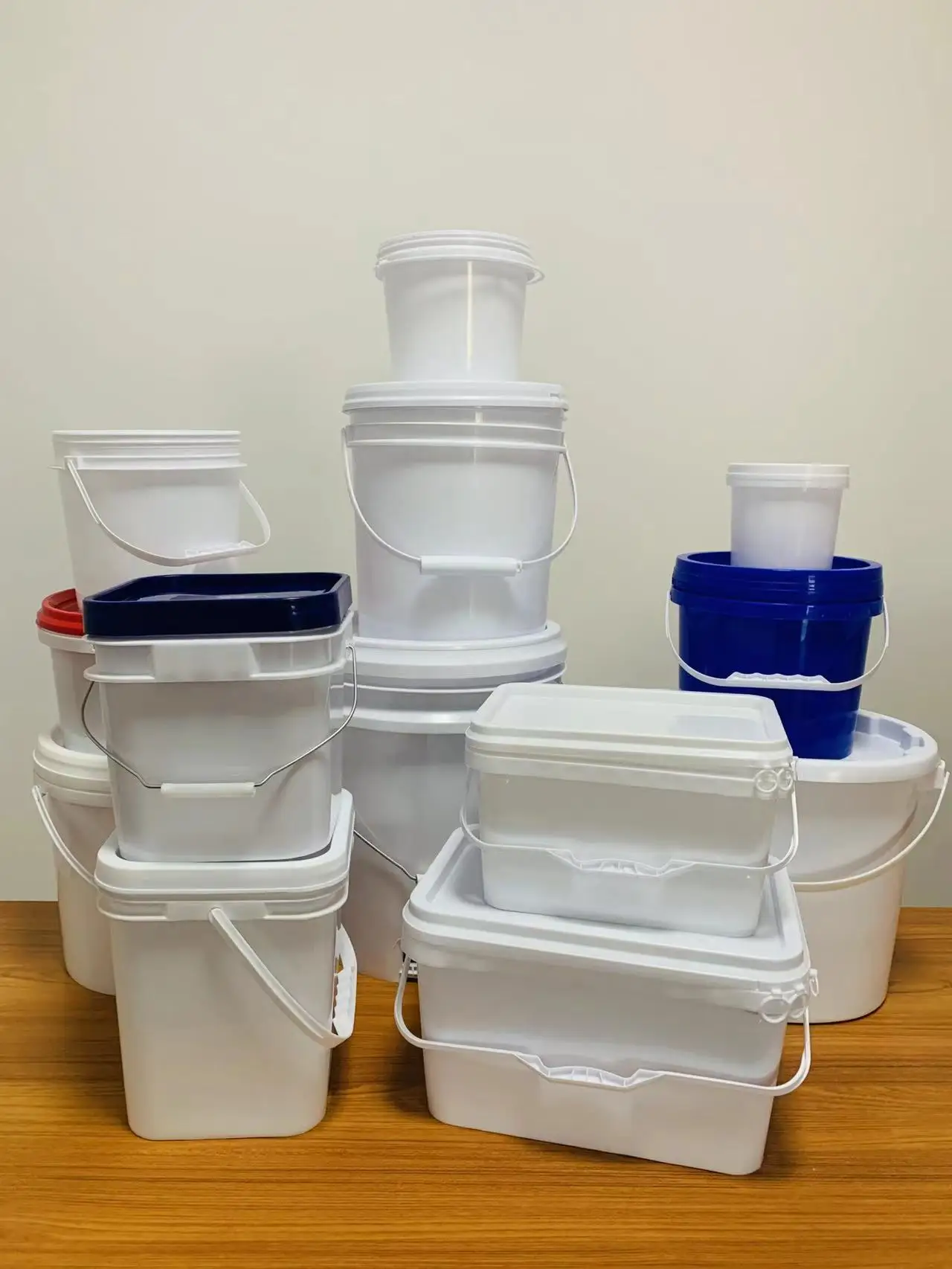 Plastic Buckets, Antifreeze pile, Bubble Tea Cup, Environment Friendly PP Customized Logo, Size, Candy Can.