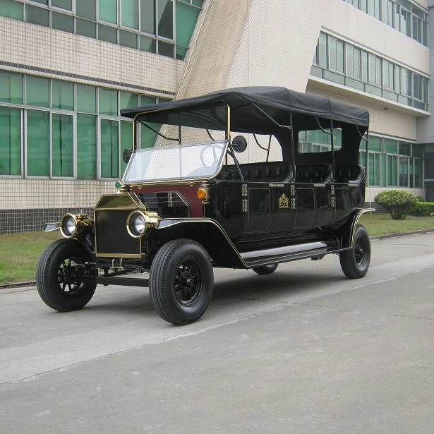 
 Старая винтажная ретро-машина для свадьбы  