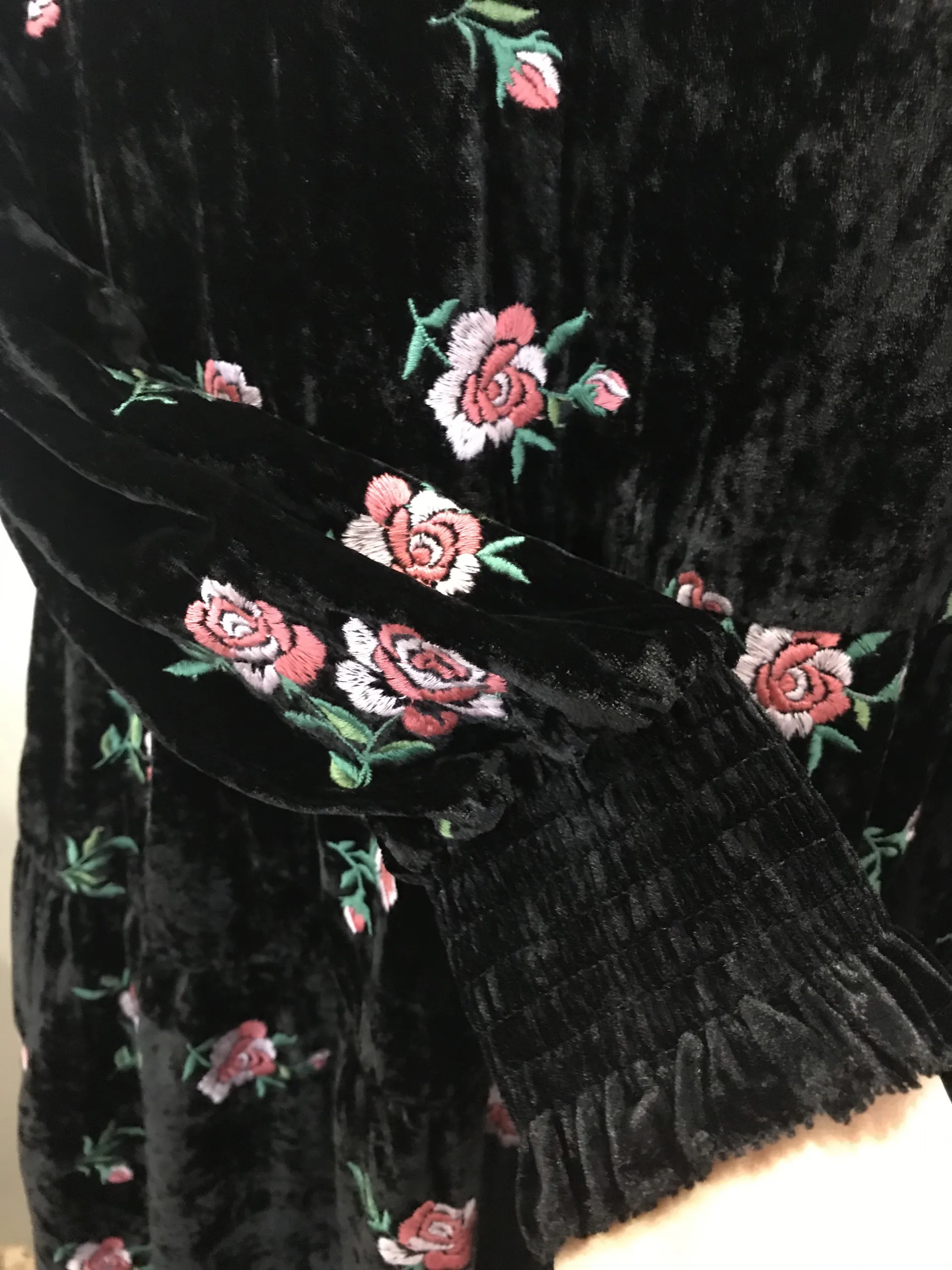 Long sleeve stand  neck floral  pattern black velvet elegant ladies long sleeve  plus size women dress