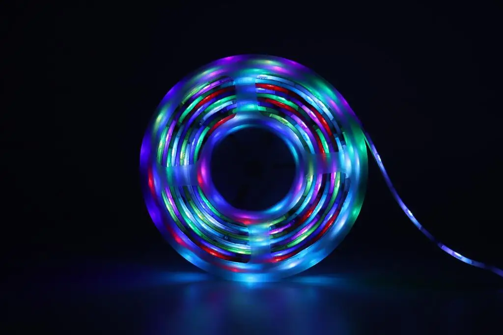 New trending 5 metere long Porodo brite 48W Smart LED light Strip, RGB Lighting compatible with android and iOS