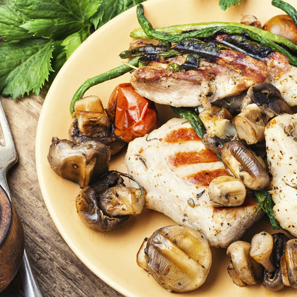 Italian top quality grilled champignons 185g pickle jar condiment in sunflower oil appetizer platters for export