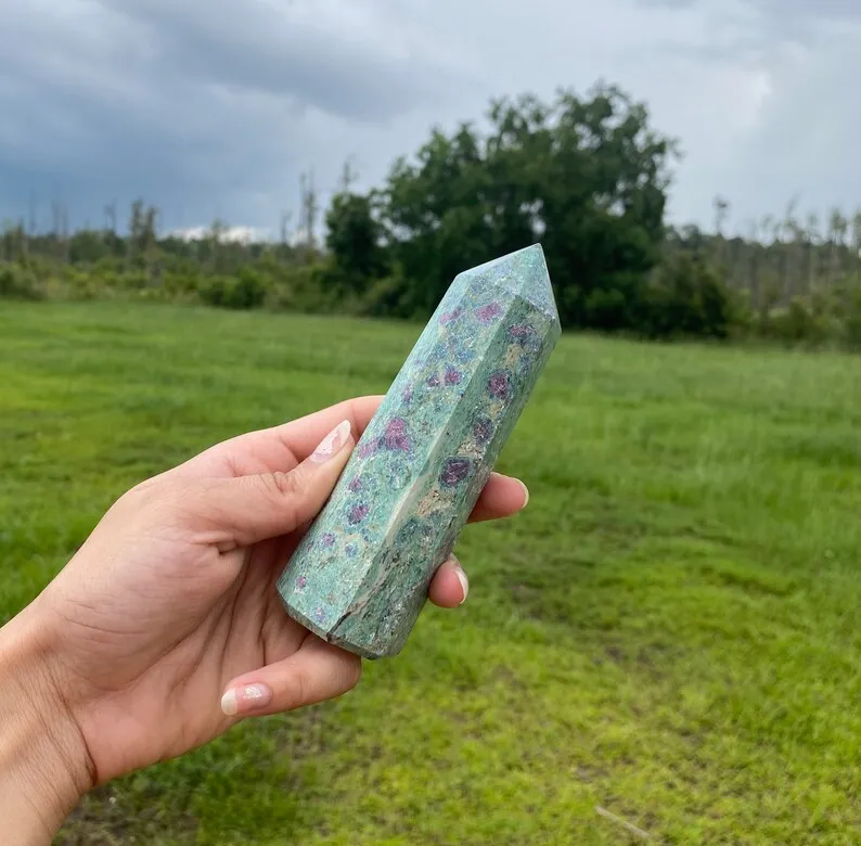Wholesale Premium Quality Ruby Fuchsite Quartz Crystal Obelisk Point High Quality Ruby Tower Point Agate Healing Pattern