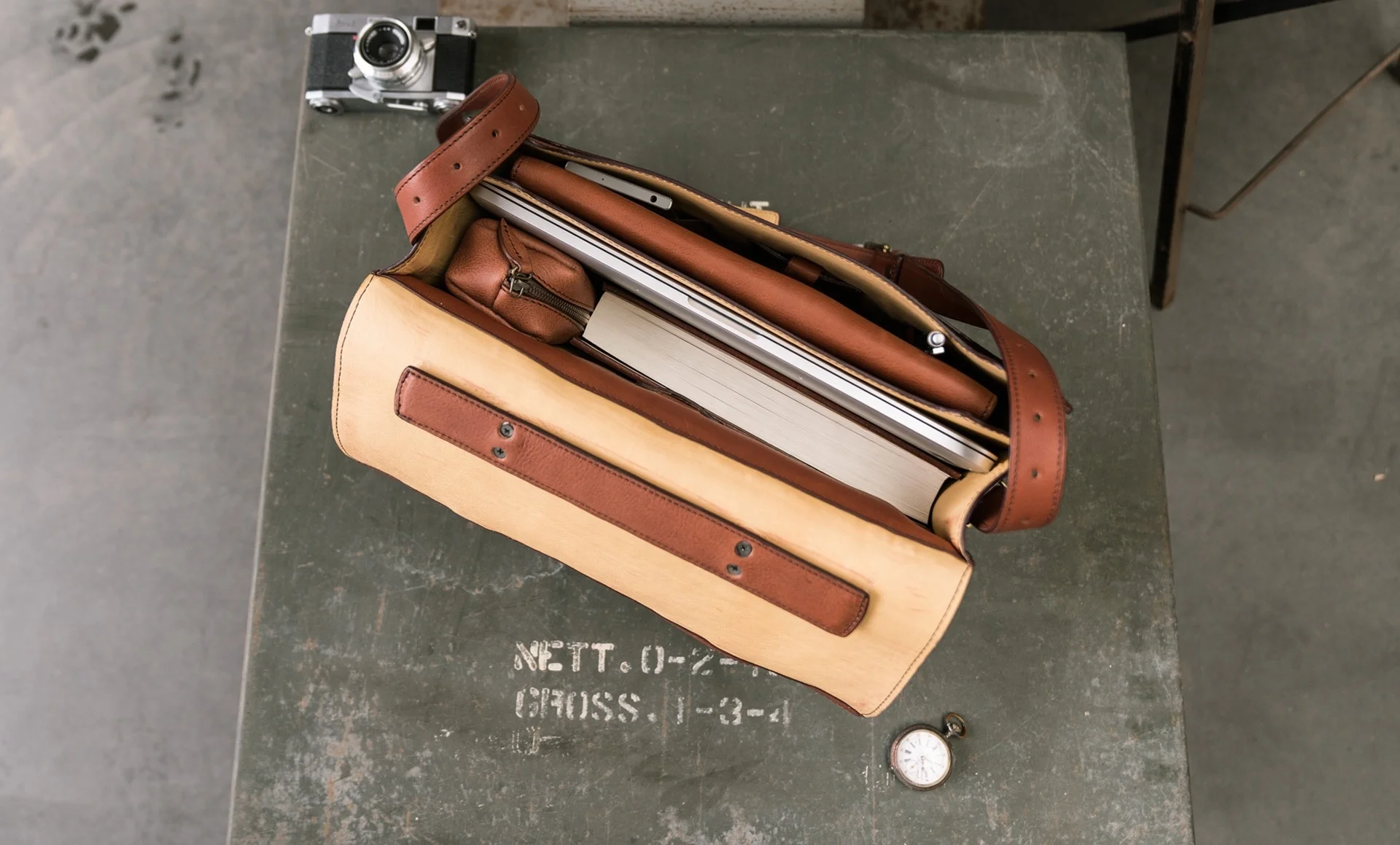 Vintage Design Leather Briefcase Customized Laptop Bag Satchel Shoulder Bag Men