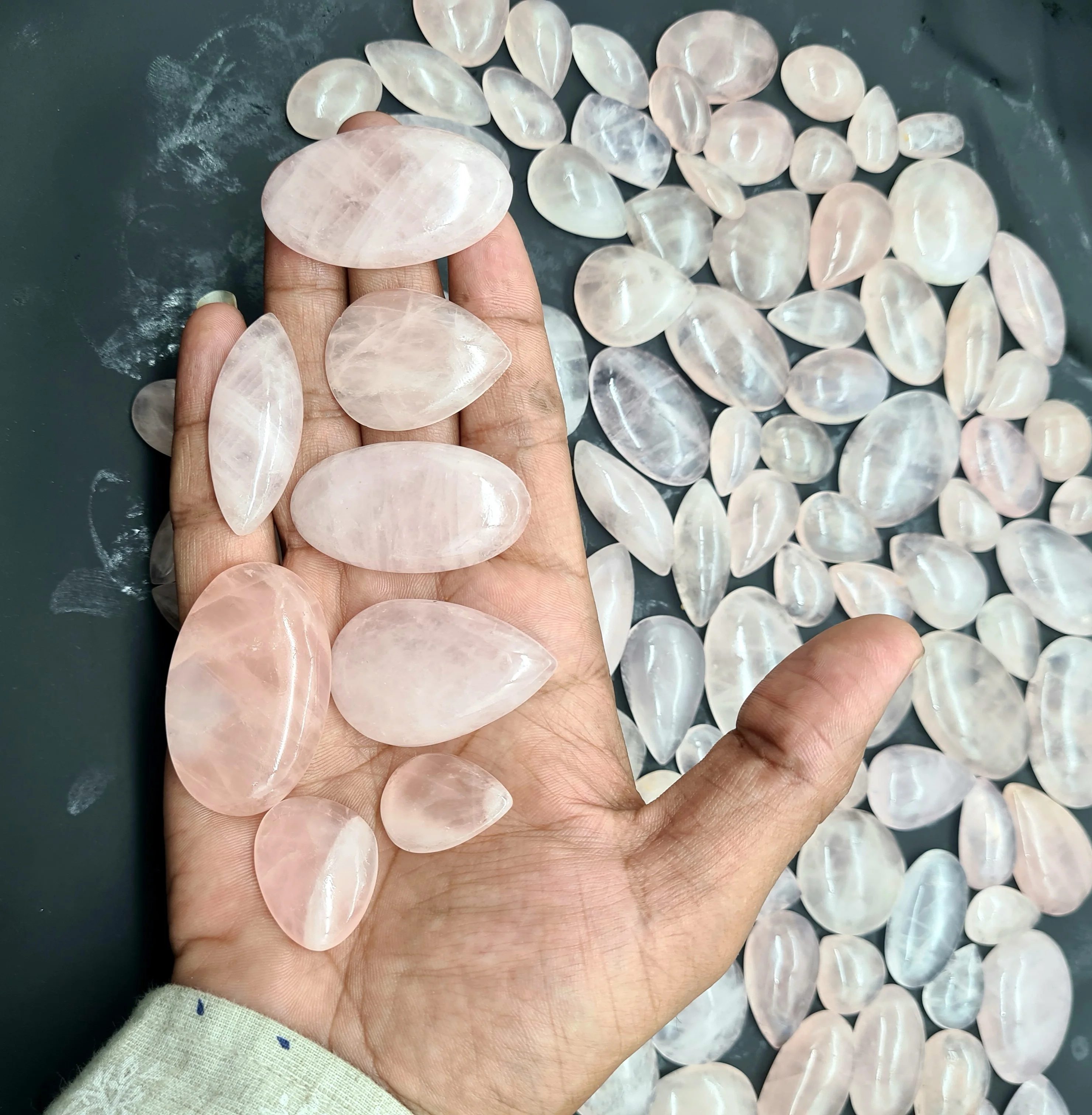 Wholesale Polished Bulk Pink Rose Quartz Cabochon Stone High Quality Natural Gemsstone Diamond Material Oval Shape Certified GIA