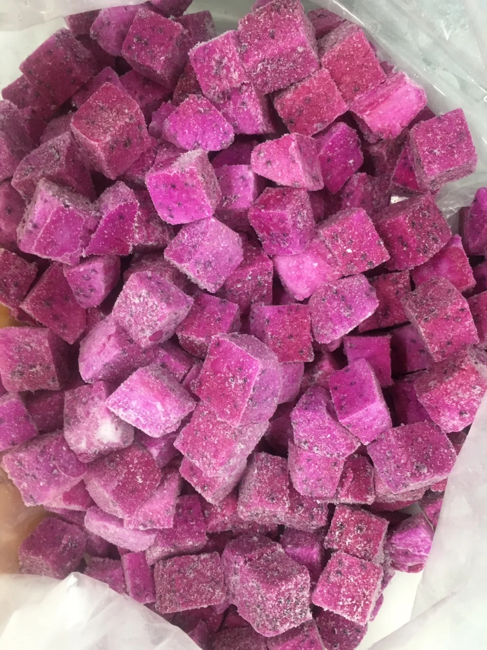 Hot Selling OEM Global Gap Certificate IQF Red Dragon Fruit Dice Water Preservation Process Frozen Pitaya Dices from Vietnam