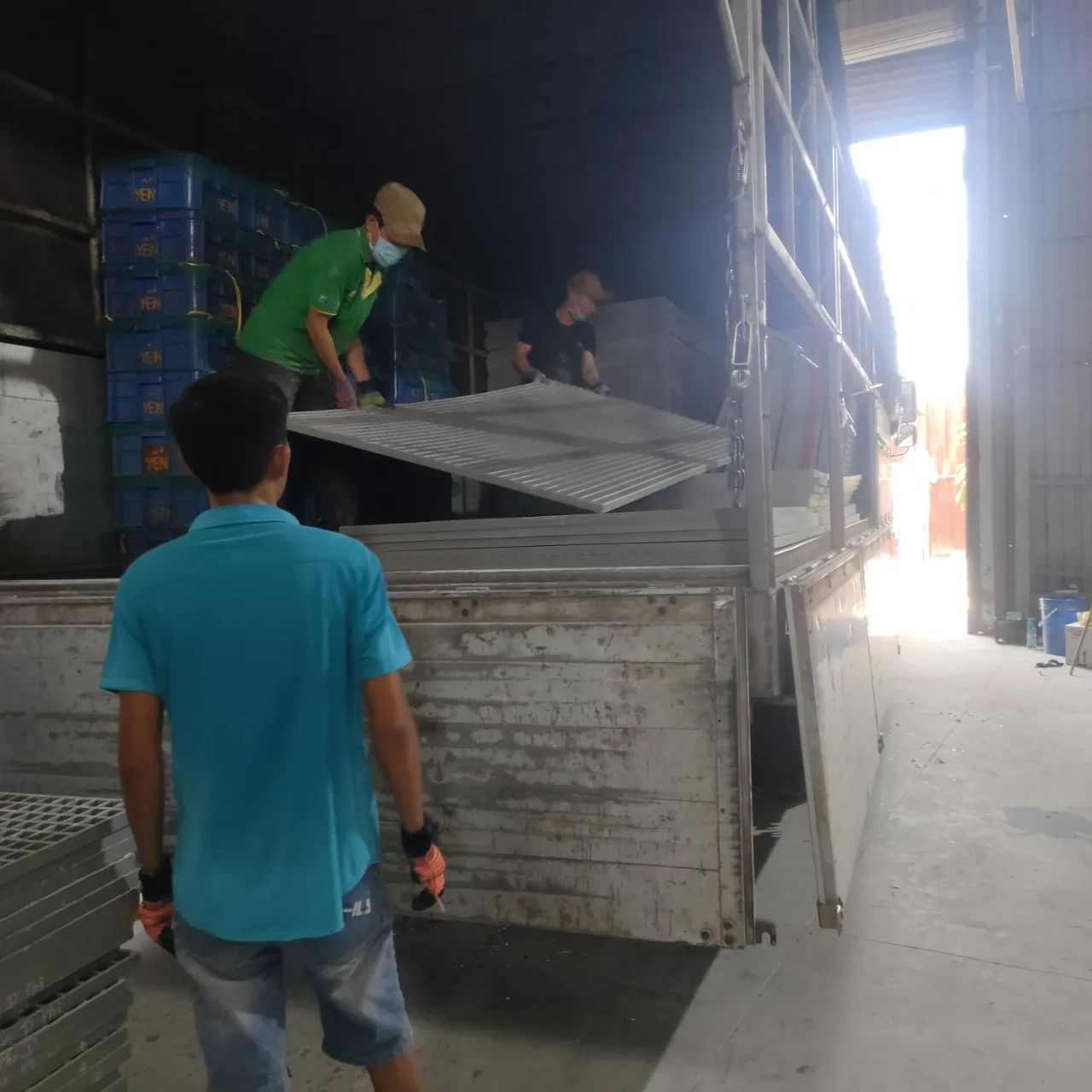 50  - 100 kg Customized Thick Flame Retardant Acid Resistant Composite Grating FRP Gray