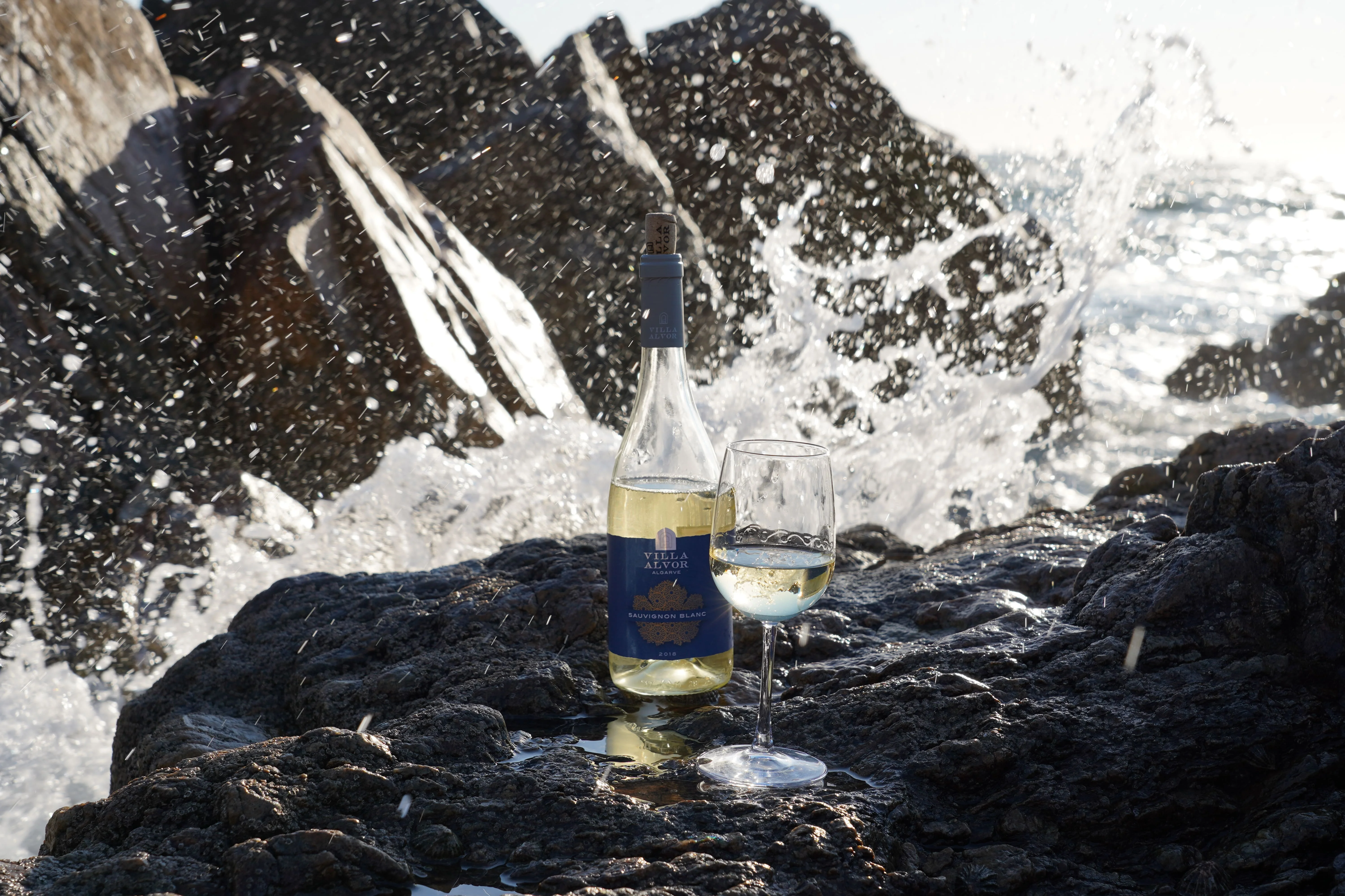 Вилла Alvor Singular Sauvignon Blanc 6x75cl в местности Алгарве вино с ароматами спелого грейпфрута и пас