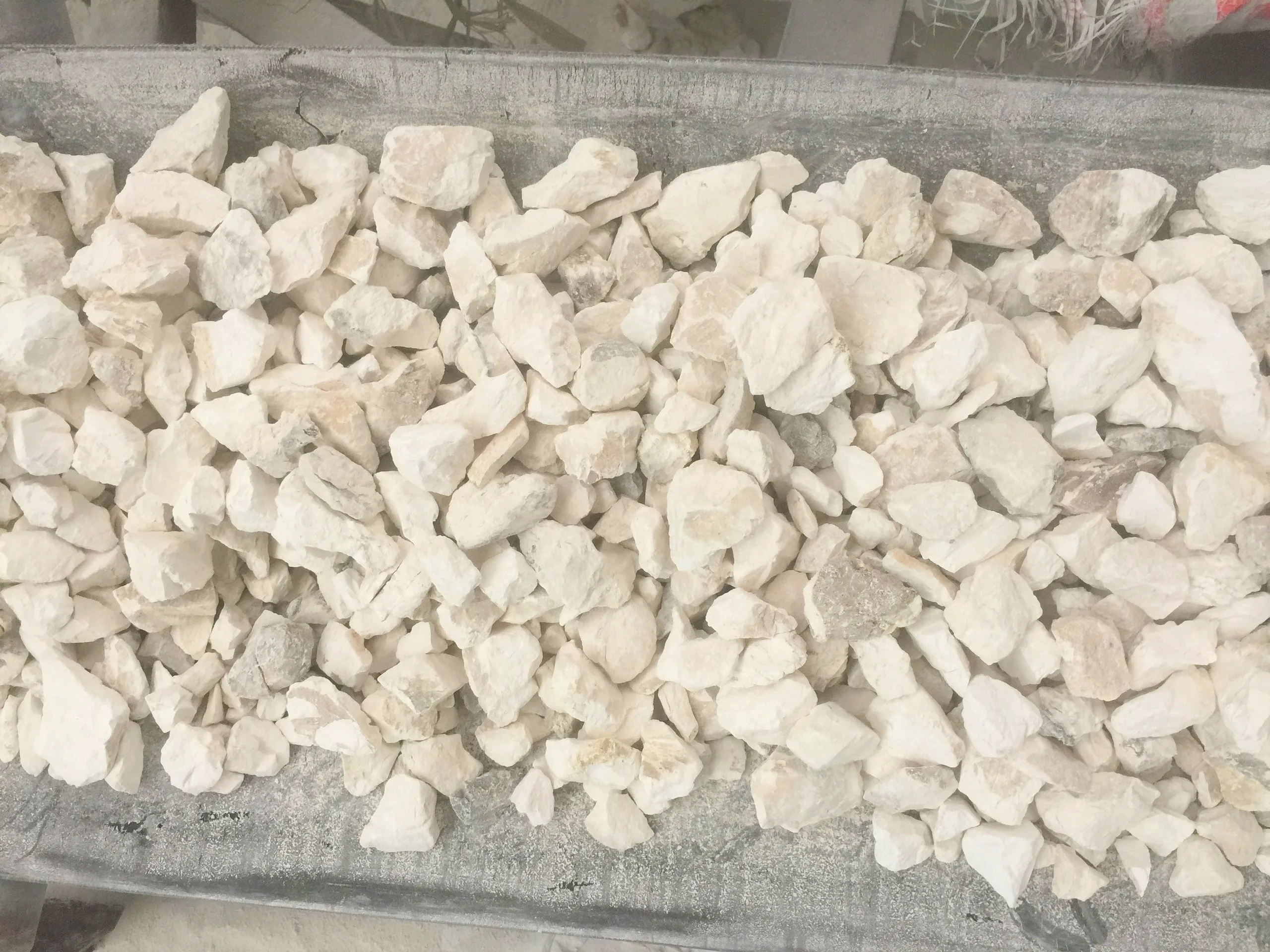 HOT SALE Raw Quicklime in Bulk Container // High CaO content 90% Min From Vietnam