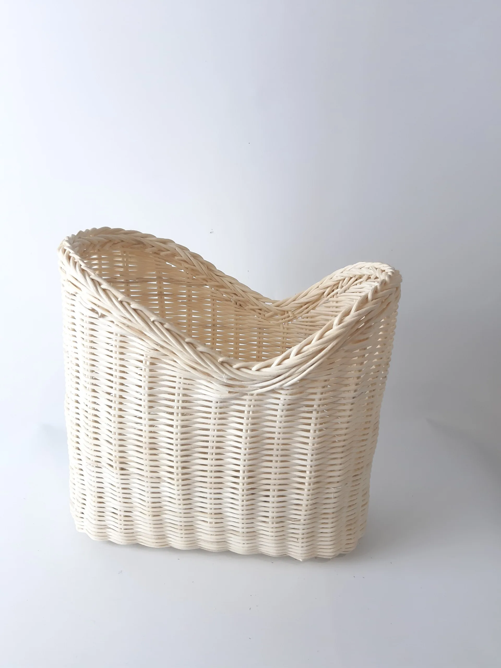 Eco Friendly High Quality Best Sell Natural Rattan Basket Squares Fabric Storage Laundry Fruit Vietnam Bread Food Rattan Basket