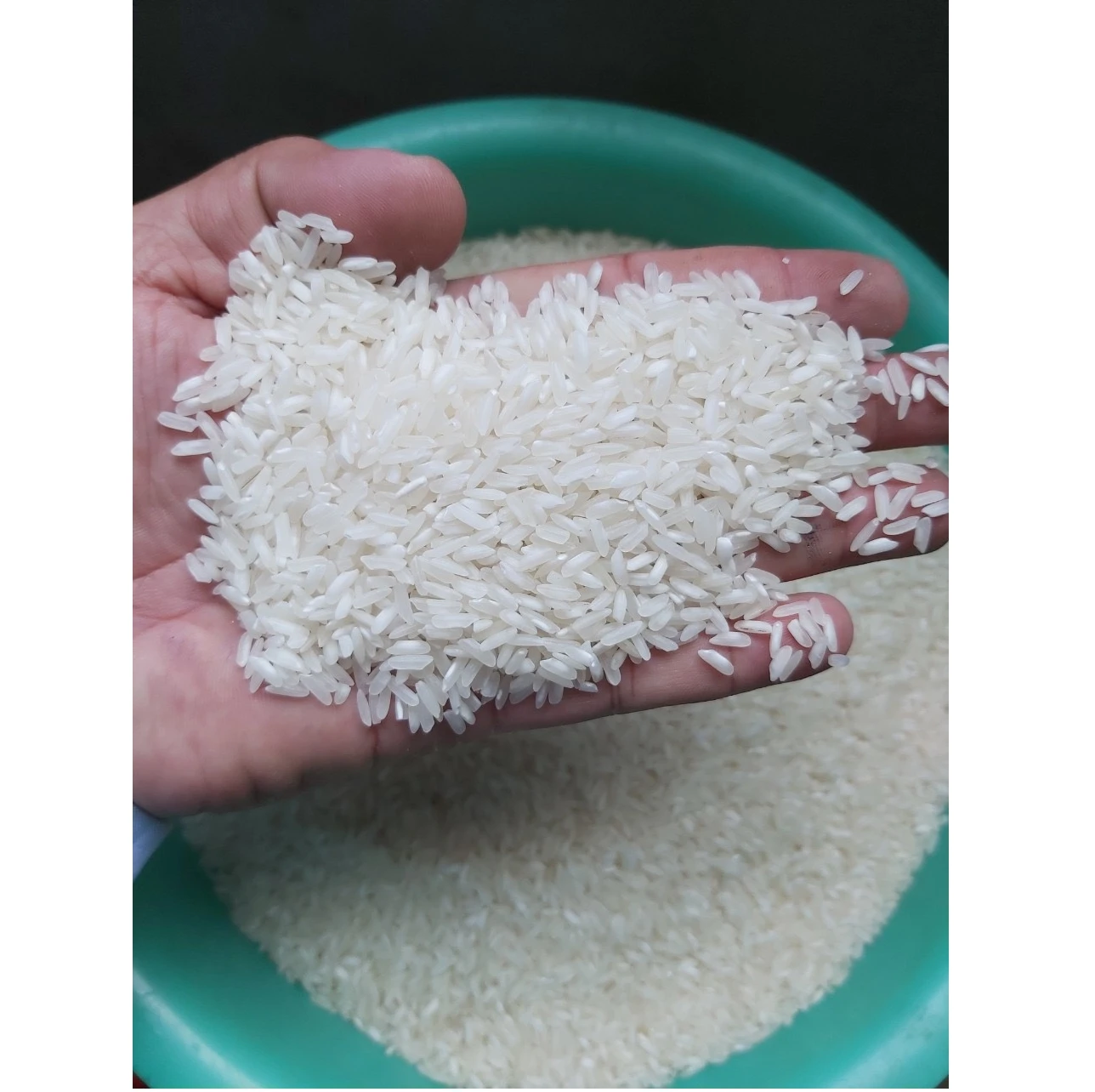Best Selling Made in Viet Nam Jasmine Rice 5% Broken with Soft Texture and Perfume Sweet Kind 100% Natural