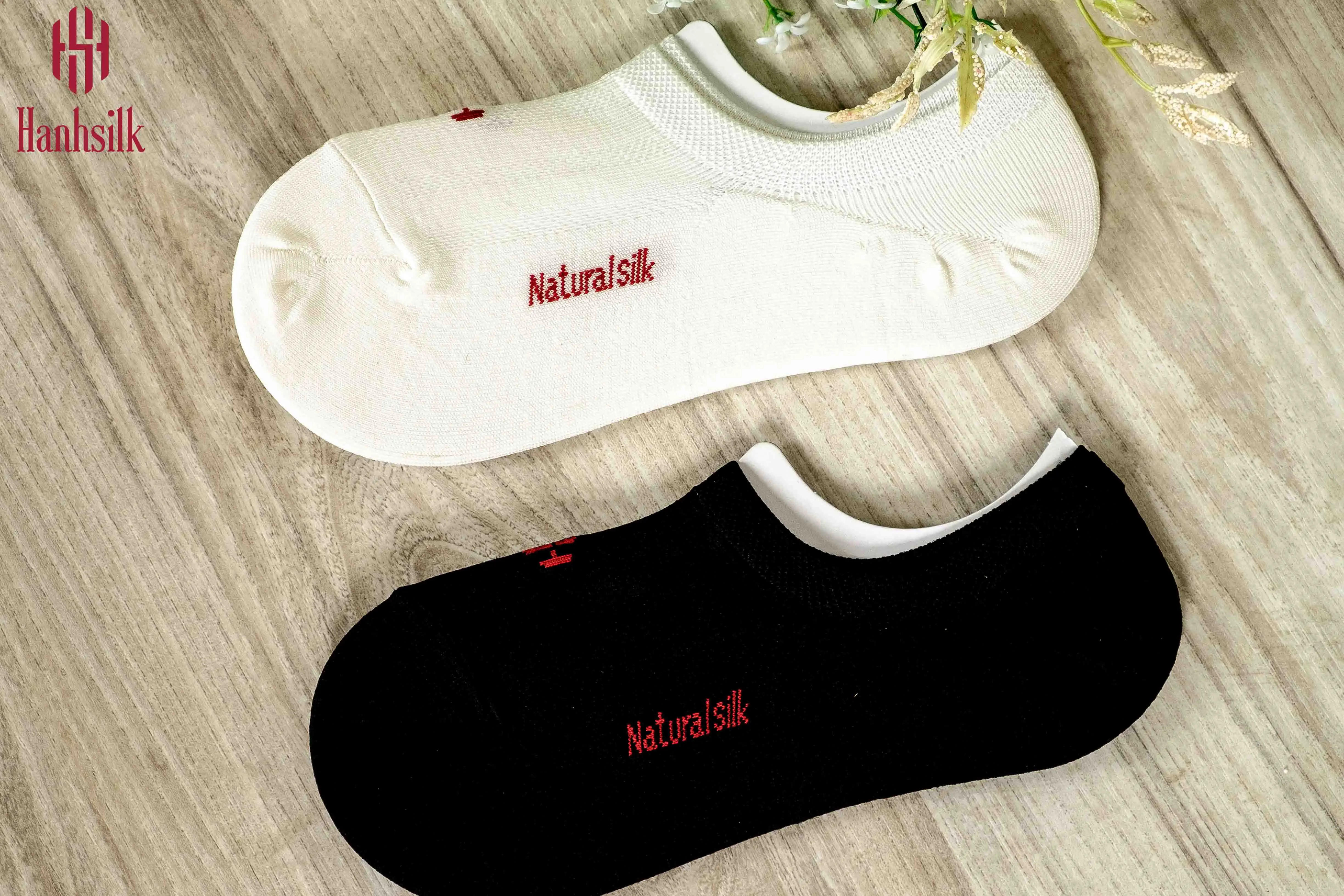 95% Silk Sock Black and White New Look invisible socks high quality and funtion for  Moisture absorption for both Man and Women