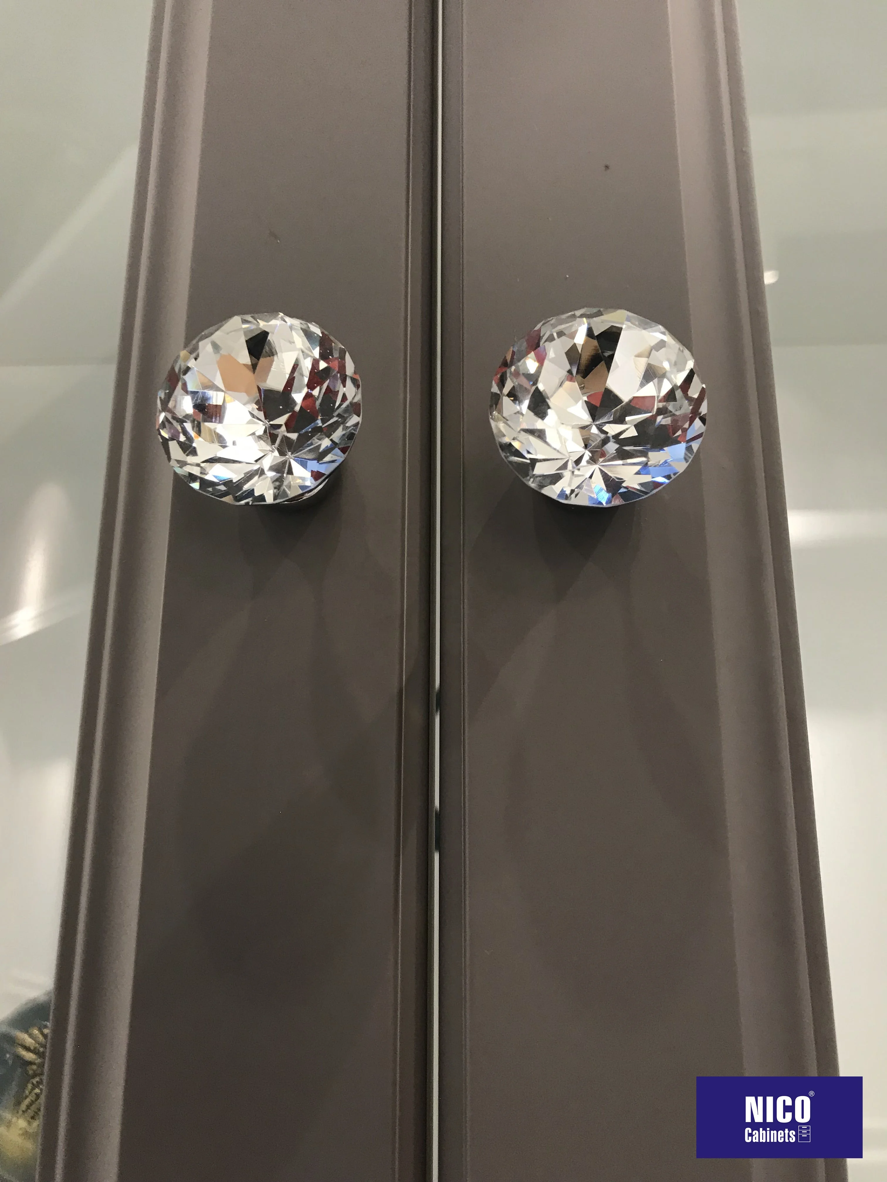 NICOCABINET Custom MDF Lacquer Bookcase 3 Tier Book Cabinet With Drawers And Glass Door Sapiens Bookcase