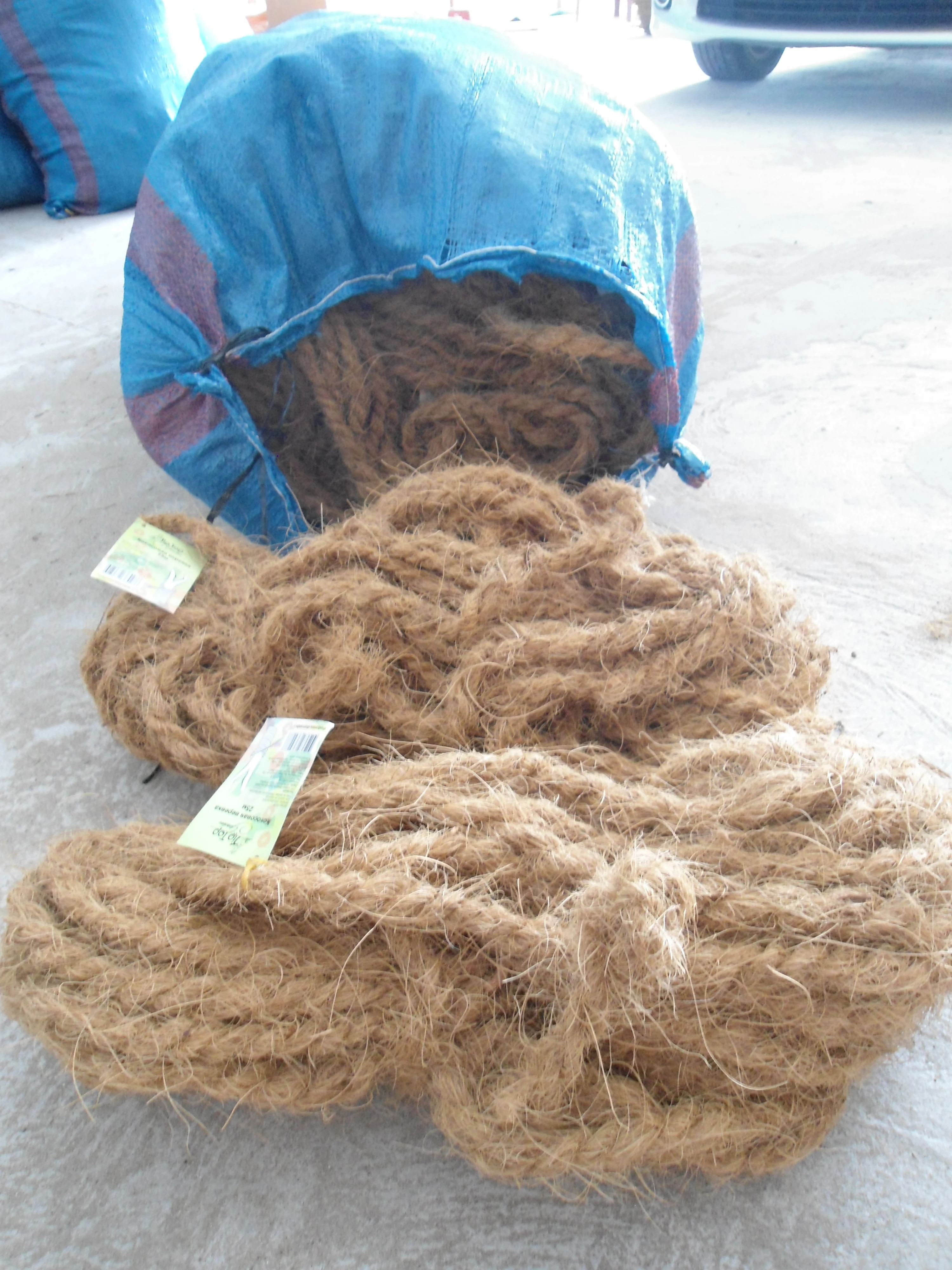 Коричневый кокосовый шпагат/канаты из кокосового волокна для экспорта/витая конопляная веревка сизального Ананасовое банановое волокно