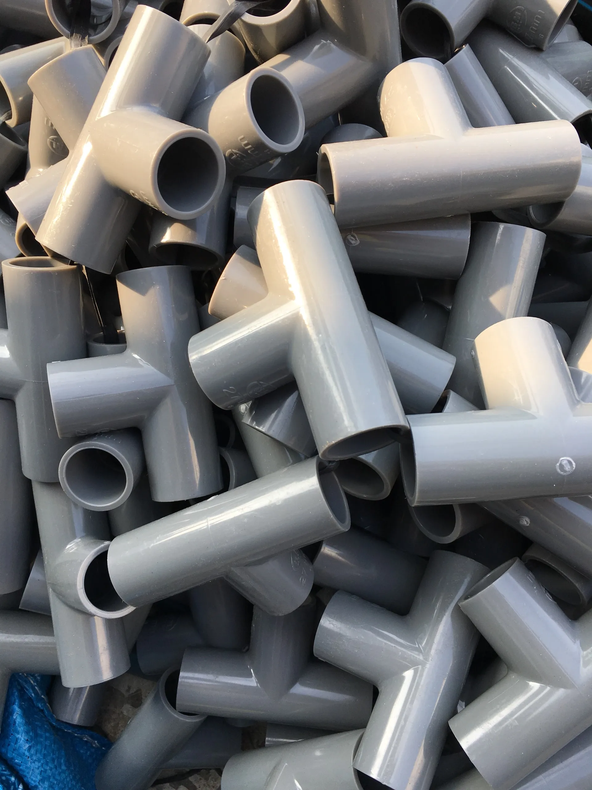 
90 o Tee PVC plastic BM (1/2