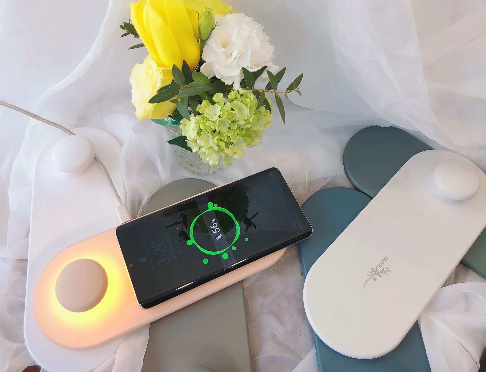 2021 New Design Touch Sensor Bedside Wireless Charging Table Lamp Led with USB Port Led Night Light Wireless Charger for Phone