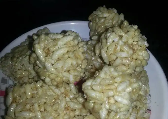 Pakistani Puffed Rice Chikki
