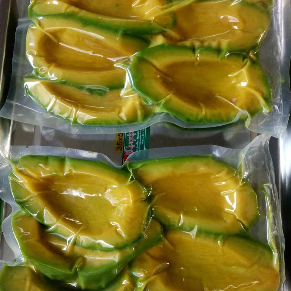 IQF FROZEN AVOCADO HALF CUT/ FROZEN AVOCADO CHUNK  FROM VIET NAM PACKING 10KGS//CARTON