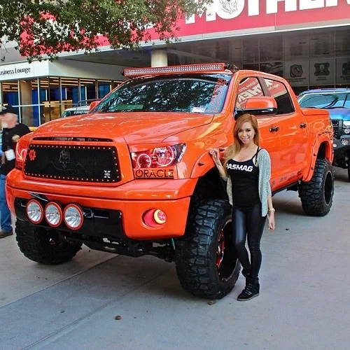 2016 TOYOTA HILUX грузовик/2019 Tacoma пикап