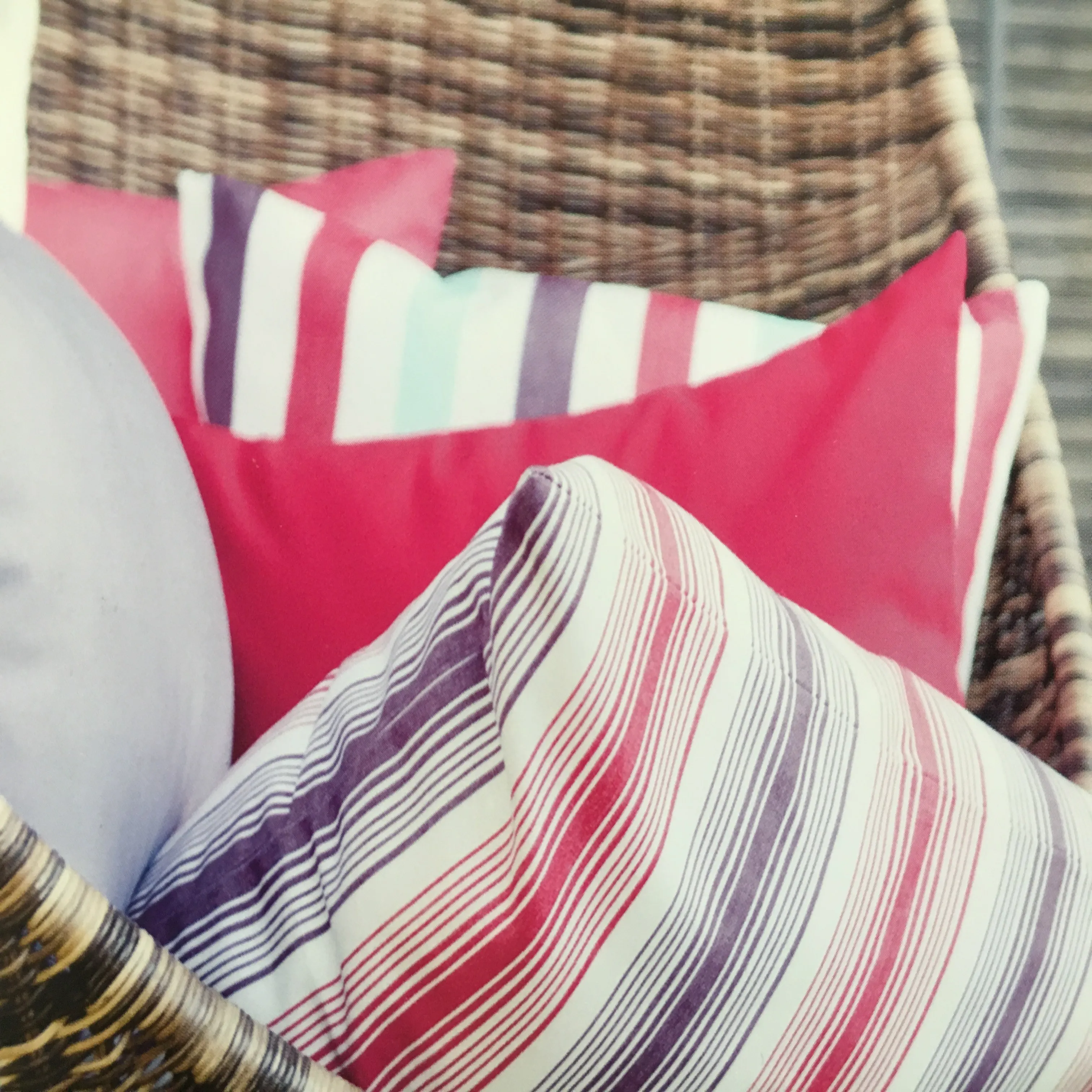 Ткань для сидений на открытом воздухе 100 раствор окрашенная Акриловая простая Водонепроницаемая Пляжная палатка с узором в стиле Gsm отличается весовой тканью