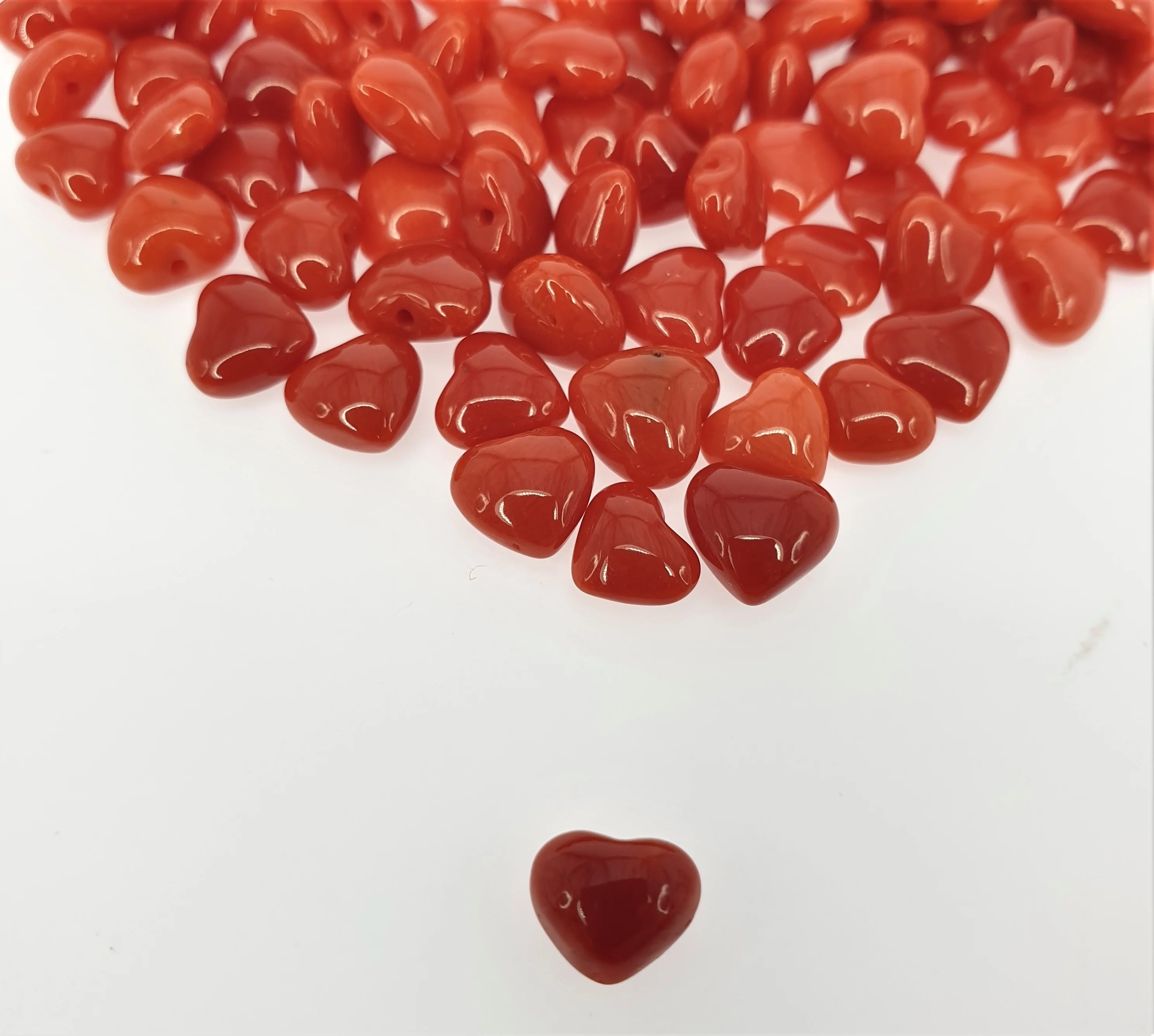 
RED CORAL HEART 8-9 MM 