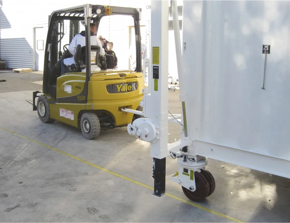 Набор роликовых контейнеров 4336 можно использовать для перемещения контейнеров на выложенной поверхности