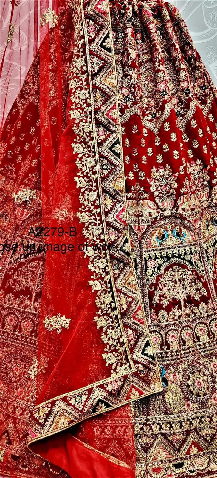 Свадебная одежда для невесты 9000 бархат Lehenga Choli с красивой вышитой цветочной нитью и бриллиантами оптовая продажа 2023