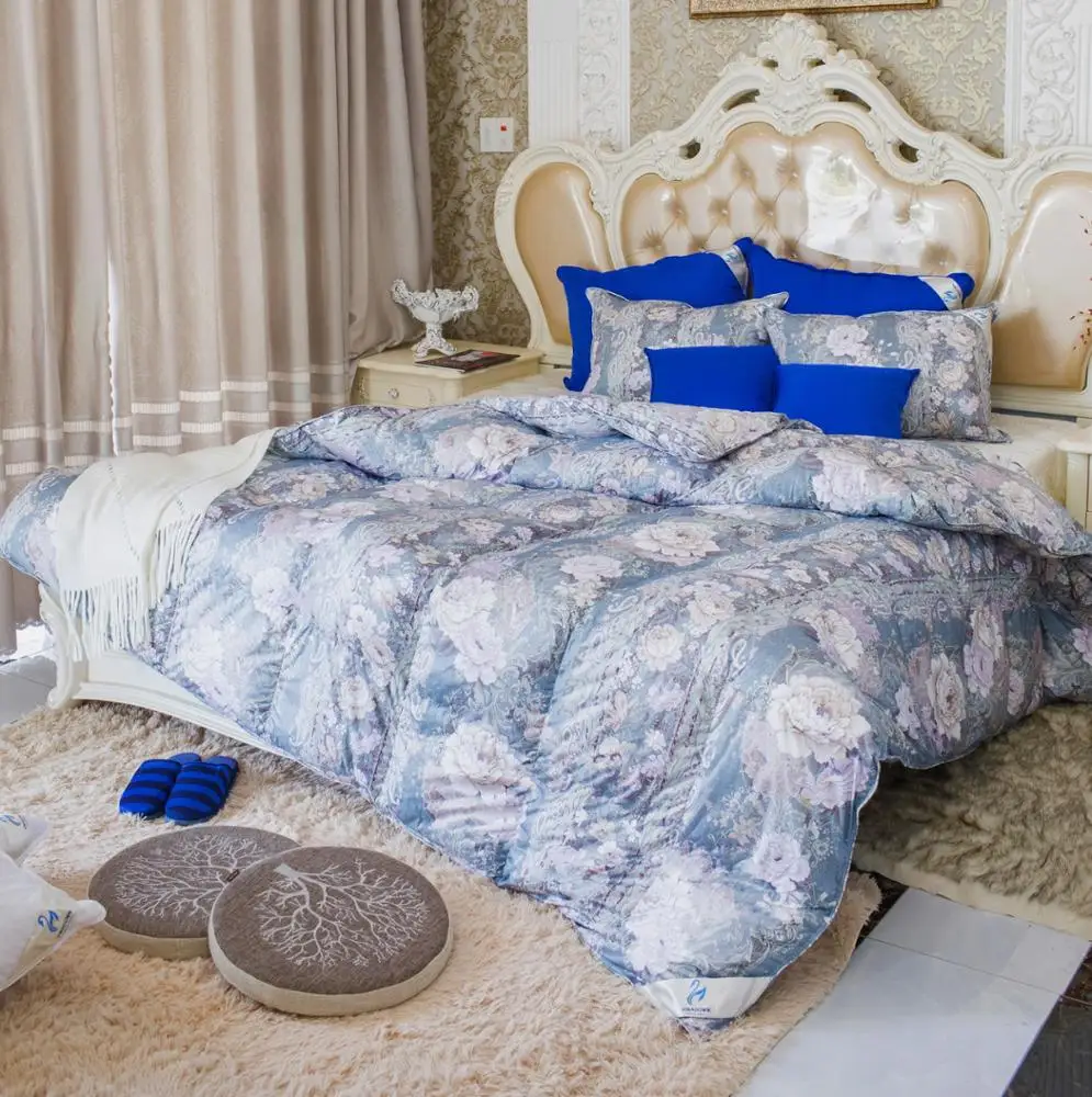 VIETNAM LUXURY DESIGN SUPER SOFT/ MUTE/LIGHT/ VERY WARN WHITE HOTEK BLANKET INSERT FLOWERS COMFORTABLE