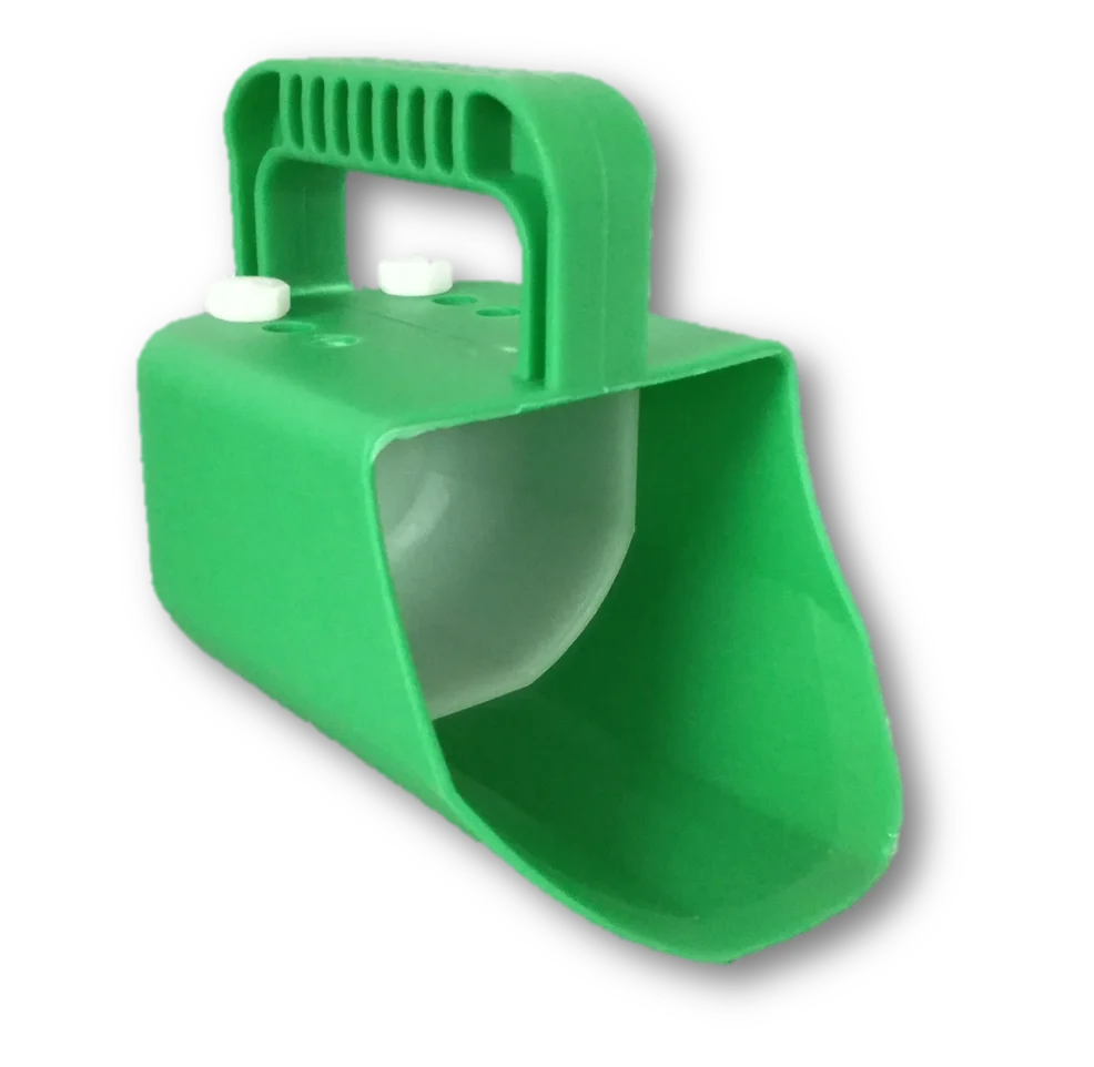 Mini Fertilizer Spreader Green Color, Model MW/FS(MY)-(C), Capacity 50 to 550 ml, Made up from plastic