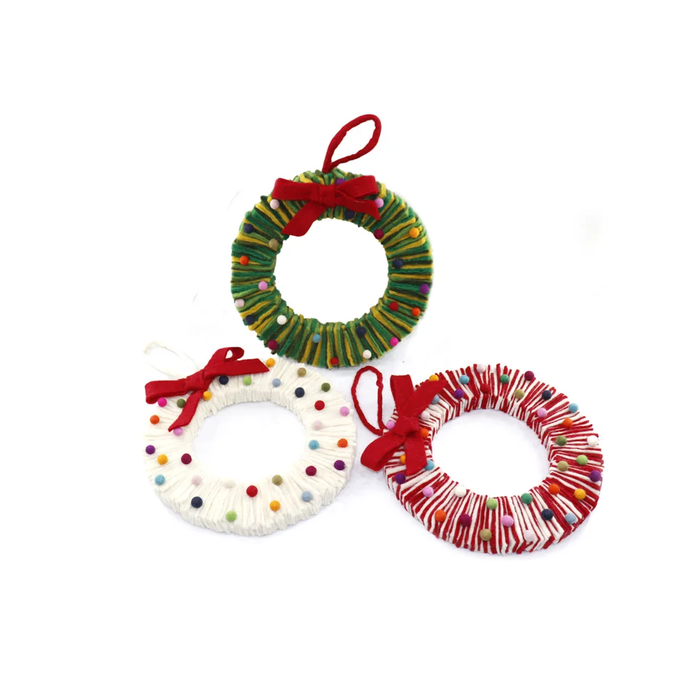 New Handmade eco-friendly wholesale Felt Striped Wreath holiday Hanging Decoration