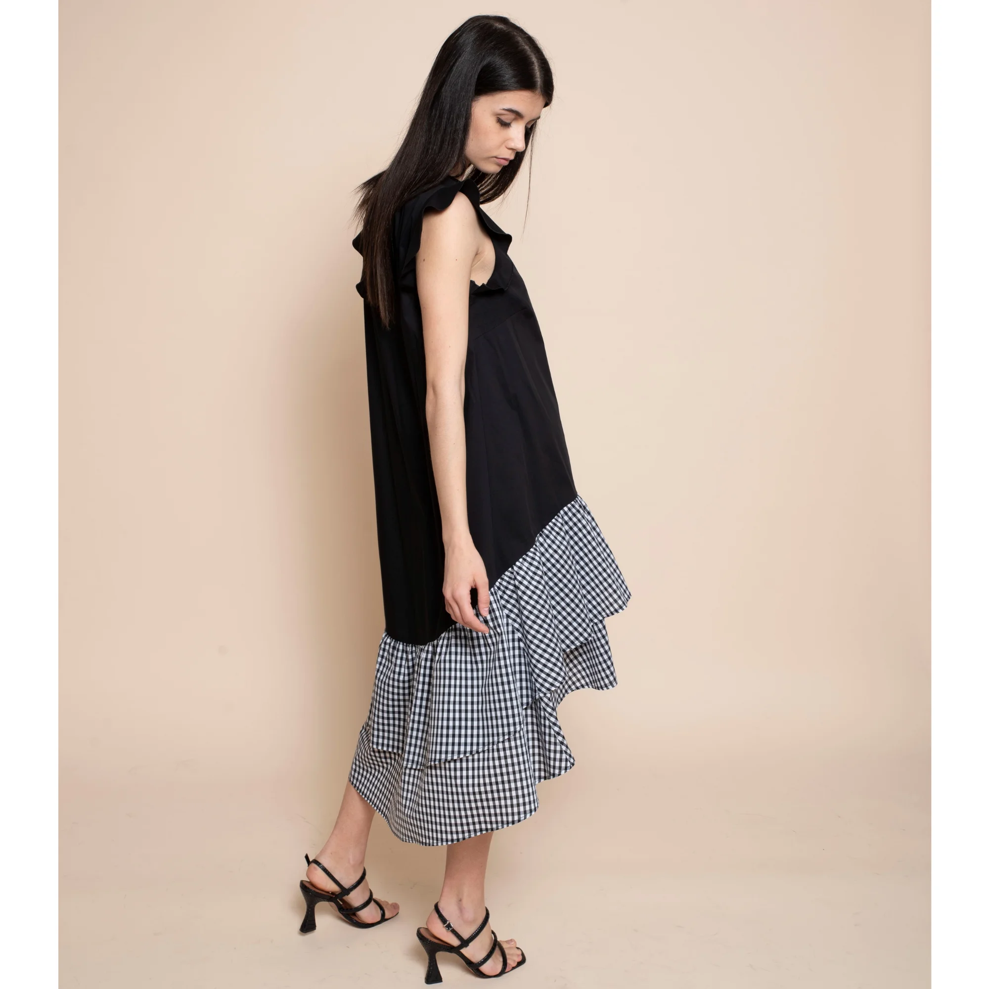 Best Italian quality  long round neck dress with wing sleeves, double flounce on the two-tone bottom, curled and rounded. Fo