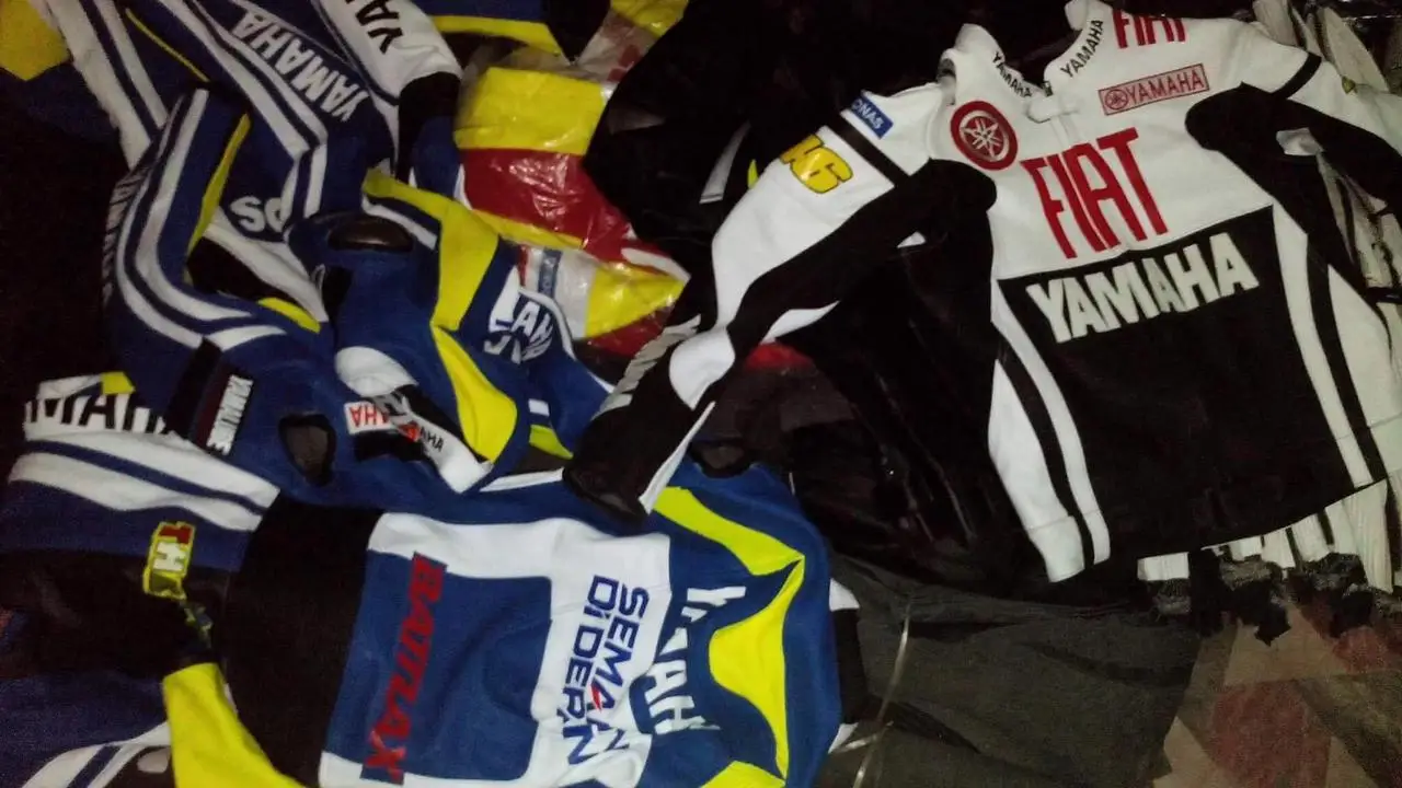 motorbike leather suits gloves and boots set