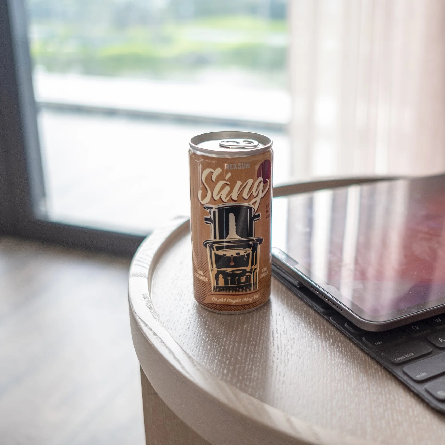 
Vietnam milk coffee in can ready to drink 180ml  (1700005981834)