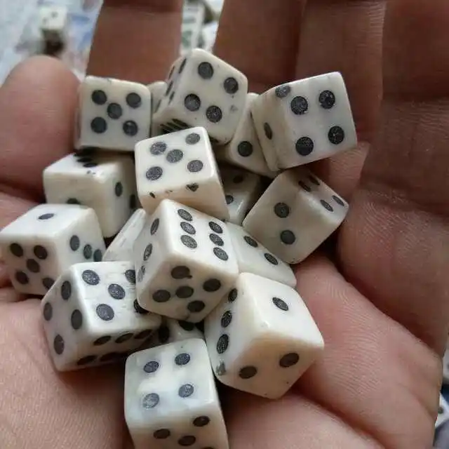  Игровые кости игра