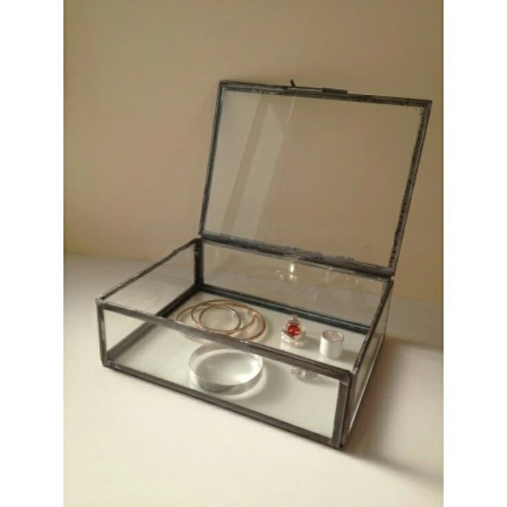 Hot Selling Set Of Four Vintage Glass & Metal Box Showcase Cube shaped display case Metal Glass Box and for jewellery box usage
