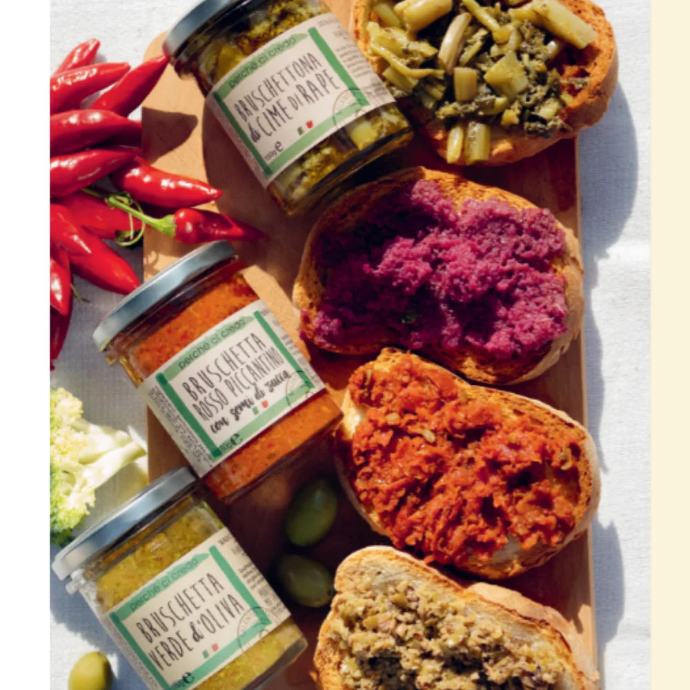 Italian High quality Black olive pesto. Handmade without preservatives. Spreadable, jar 180g