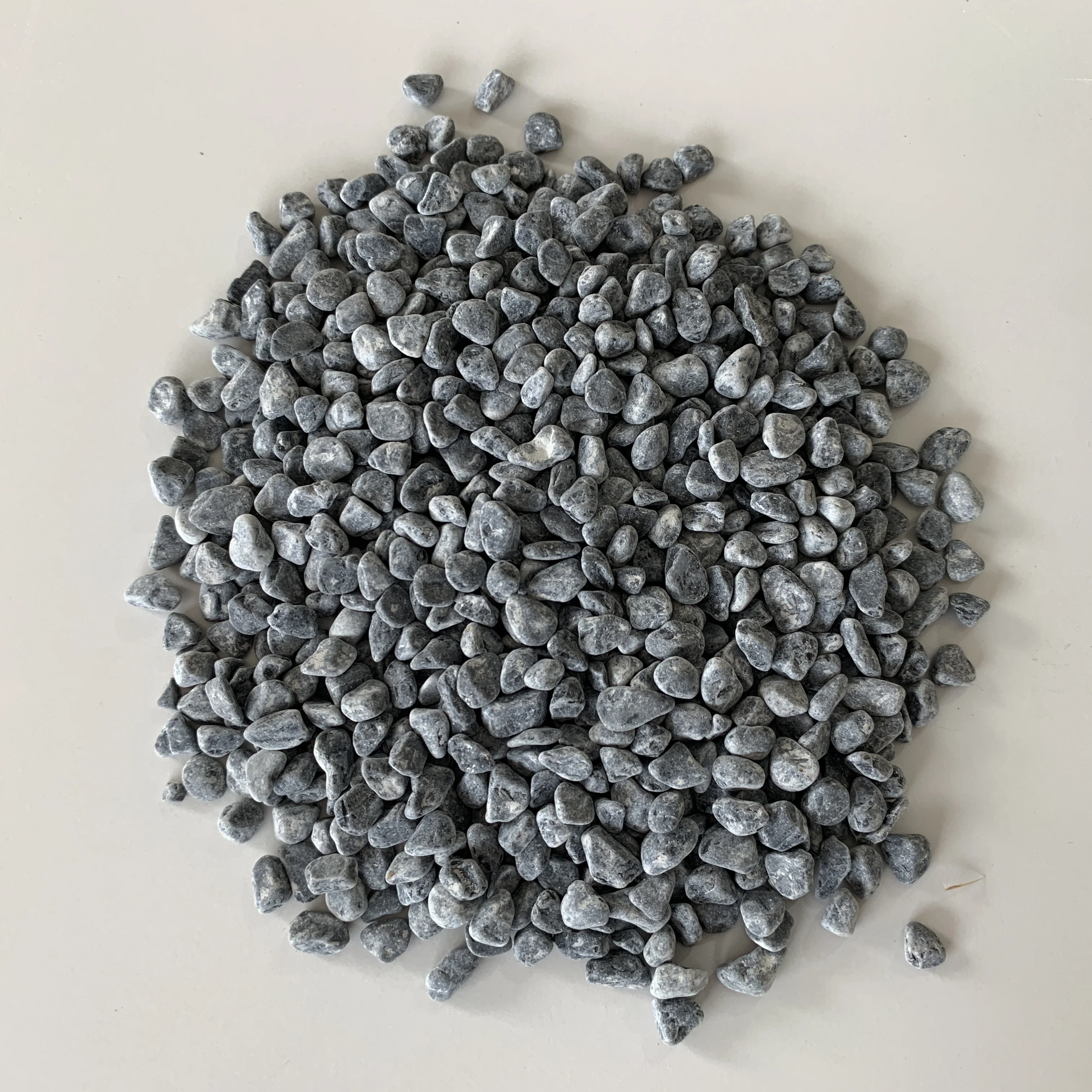 BLACK TUMBLED PEBBLE STONE