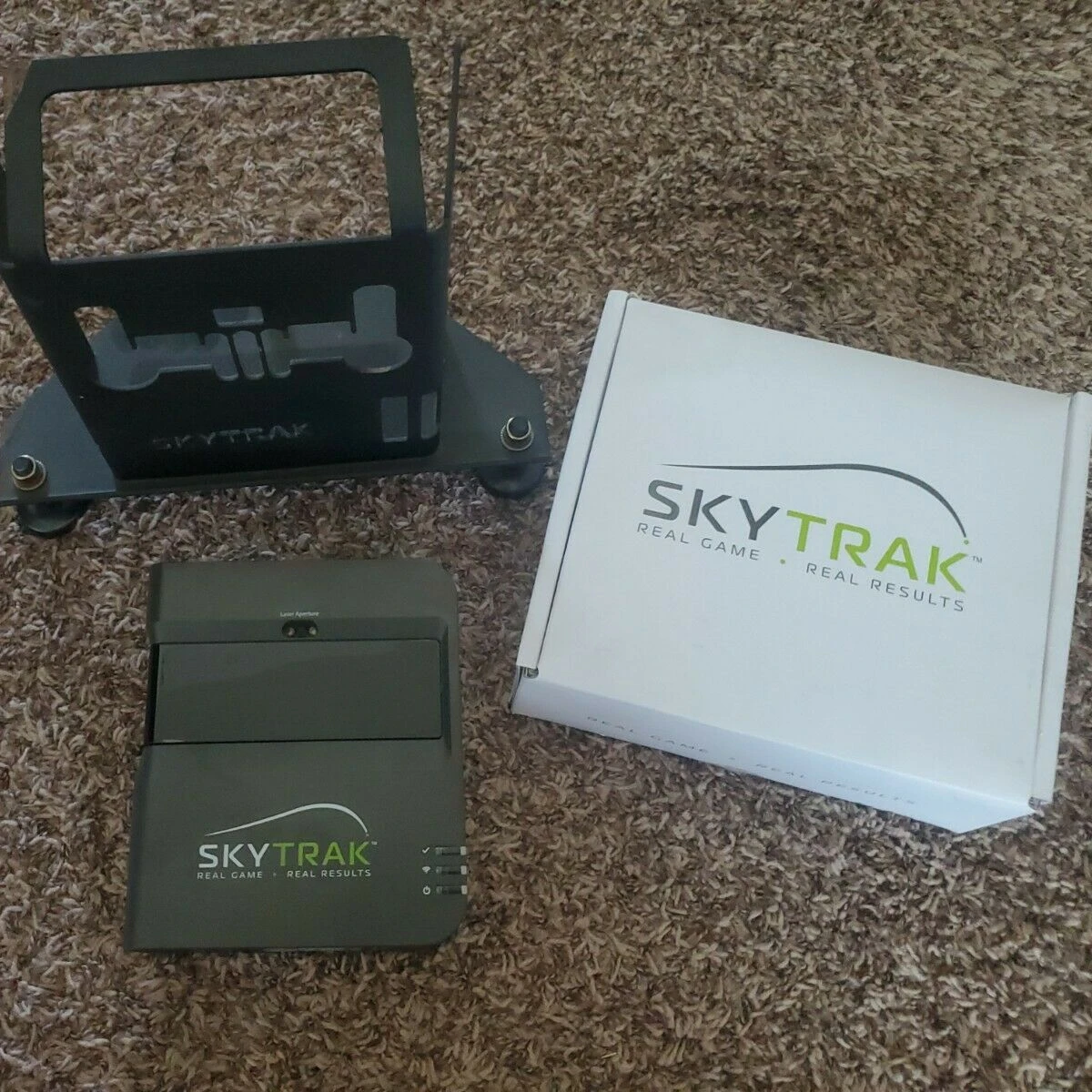ORIGINAL NEW DISCOUNT SkyTrak Golf Simulator Launch Monitor + Skytrak Protective Case.