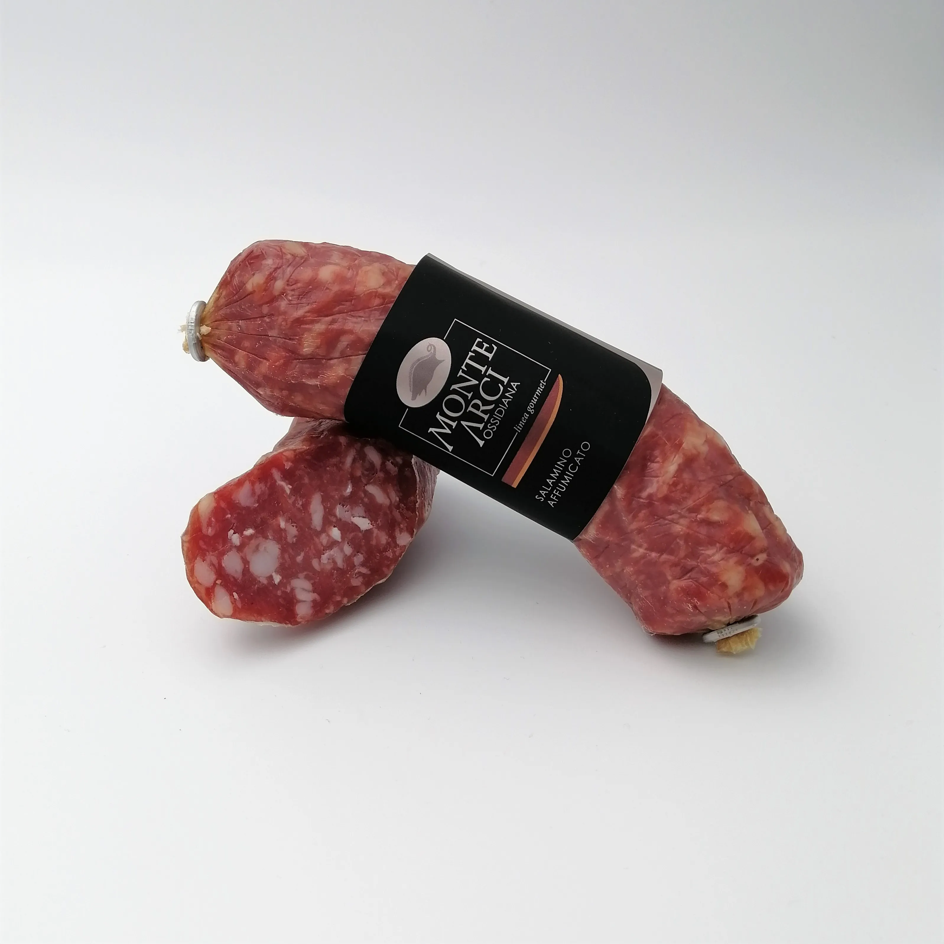 Традиционные салями из сардины, свинины, копченой, цилиндрической формы, вакуумная упаковка