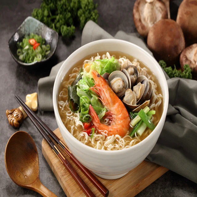 Суповая лапша 80 г со вкусом водорослей и морепродуктов комбинированная упаковка